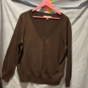 Classic V-Neck Sweater in Rich Brown